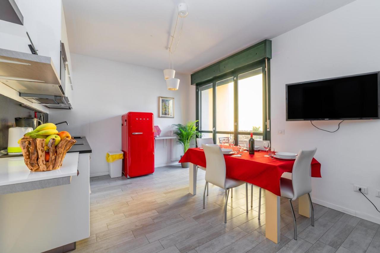 Parma Residential Apartment Con Balcone Exteriör bild
