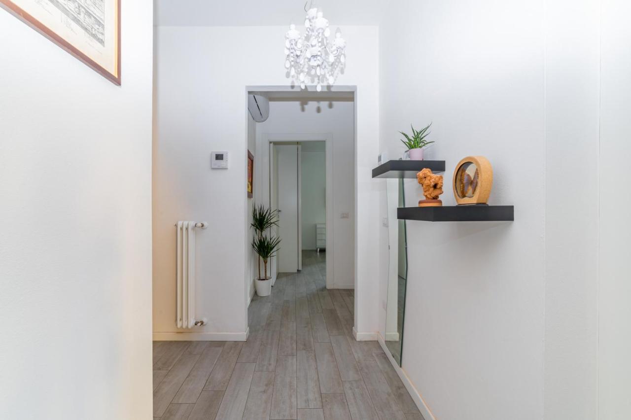 Parma Residential Apartment Con Balcone Exteriör bild