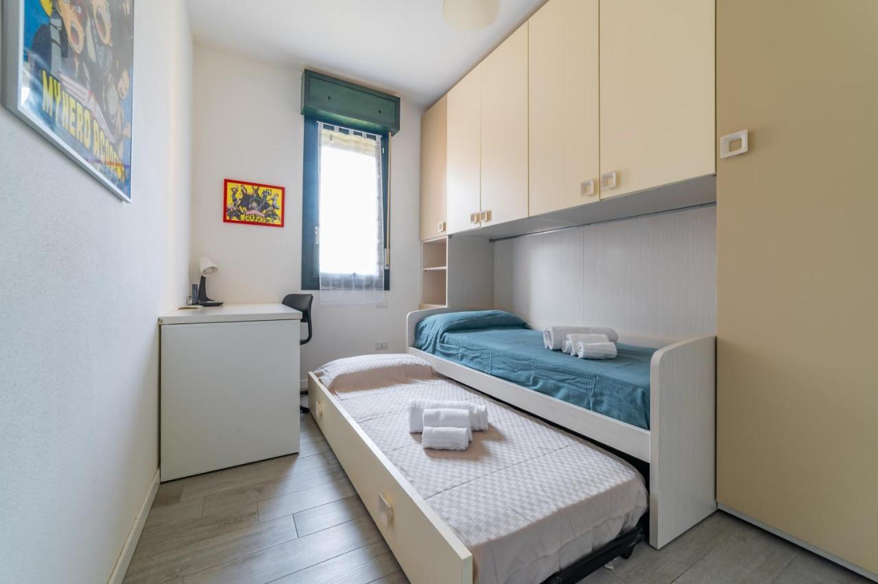 Parma Residential Apartment Con Balcone Exteriör bild
